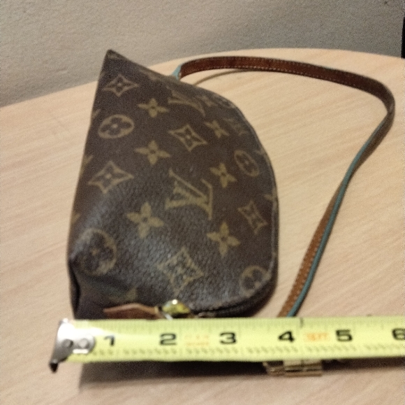 Genuine Louis Vuitton Monogram Cosmetic Pouch - Picture 4 of 16